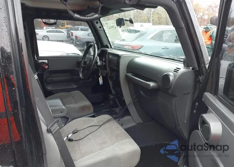 2007 Jeep Wrangler Unlimited Sahara z USA, uszkodzony, nr VIN 1J4GA59177L138495